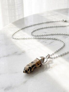Brown Spotted Ladies Fashionable Faux Stone Necklace